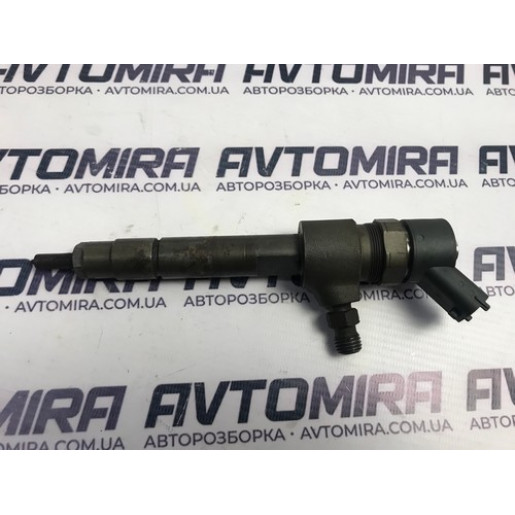 Форсунка впрыска топлива Opel Astra H 2004-2010 0445110165